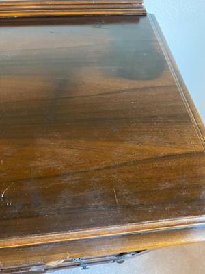 ANTIQUE HUNTLEY SIMMONS CHEST OF DRAWERS