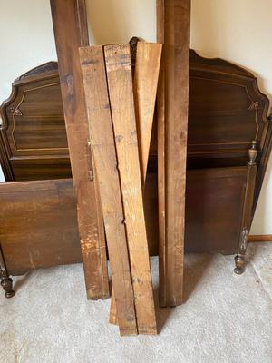 BEAUTIFUL ANTIQUE DOUBLE/FULL BED FRAME BY HUNTLEY SIMMONS