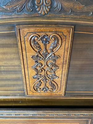 BEAUTIFUL ANTIQUE DOUBLE/FULL BED FRAME BY HUNTLEY SIMMONS