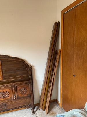 BEAUTIFUL ANTIQUE DOUBLE/FULL BED FRAME BY HUNTLEY SIMMONS