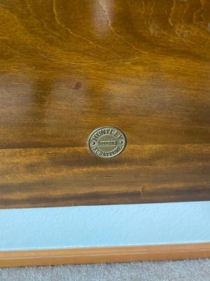 BEAUTIFUL ANTIQUE DOUBLE/FULL BED FRAME BY HUNTLEY SIMMONS