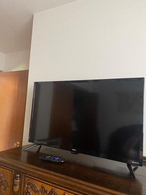 32” Onn ROKU SMART TV W/REMOTE