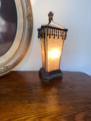 OVAL WALL ART, QUARTZ CLOCK AND NIGHT LIGHT/TABLE LAMP