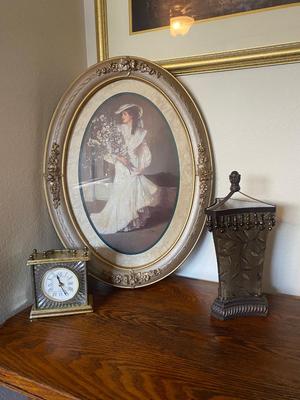 OVAL WALL ART, QUARTZ CLOCK AND NIGHT LIGHT/TABLE LAMP