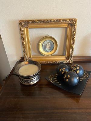 GOLD TONED HOME DECOR, WAX BURNER, ANTIQUE FRAME, CENTER PIECE