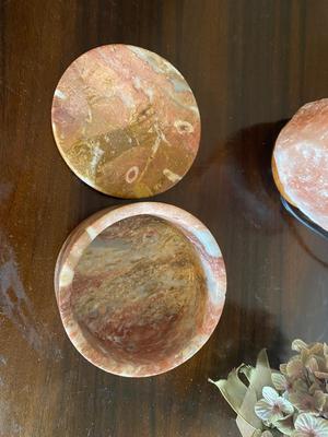 HIMALAYAN SALT ROCK LAMP, STONE TRINKET BOX AND FAUX FLOWERS