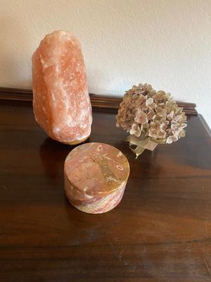 HIMALAYAN SALT ROCK LAMP, STONE TRINKET BOX AND FAUX FLOWERS