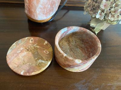 HIMALAYAN SALT ROCK LAMP, STONE TRINKET BOX AND FAUX FLOWERS