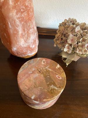 HIMALAYAN SALT ROCK LAMP, STONE TRINKET BOX AND FAUX FLOWERS