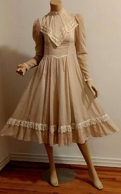 Vtg 1970s Gunne Sax midi Prsirie dress