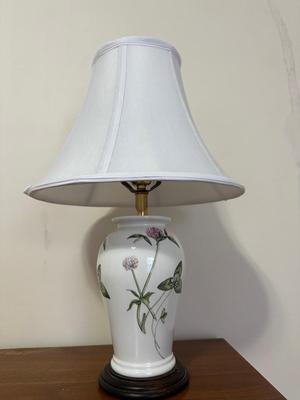 Queen’s Hidden Garden Table Lamp
