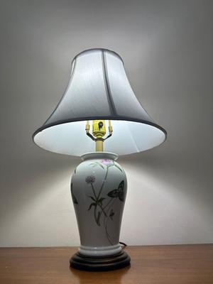 Queen’s Hidden Garden Table Lamp