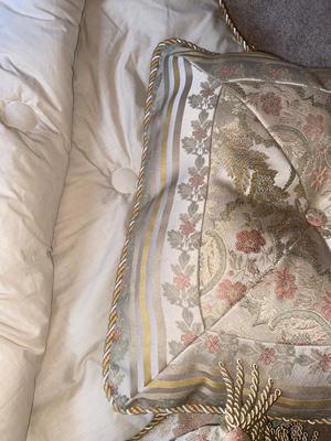 BEAUTIFUL FULL SIZE COMFORTER-PILLOW SHAMS-THROW PILLOWS