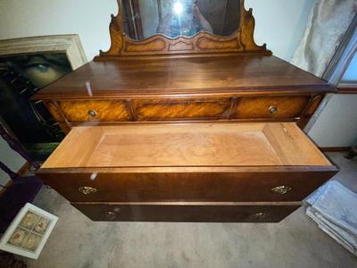 3 DRAWER ANTIQUE DRESSER WITH MIRROR