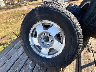 Winter tires, 4 plus spare. 265/70 R16 Stud Pin Winter X5i