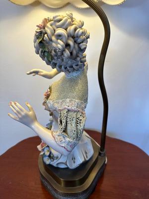 Vintage Victorian Figural Porcelain Lamp