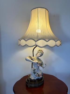 Vintage Victorian Figural Porcelain Lamp