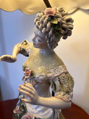 Vintage Victorian Figural Porcelain Lamp