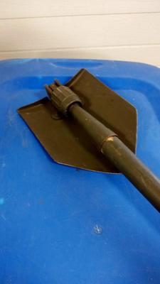 LOT 2 MILITARY FOLDING SHOVEL