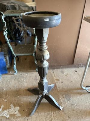 Round stand/table