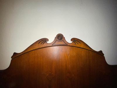 BEAUTIFUL ANTIQUE DOUBLE BED FRAME