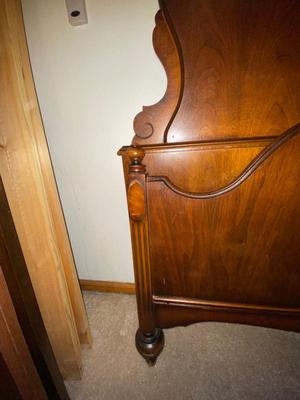 BEAUTIFUL ANTIQUE DOUBLE BED FRAME