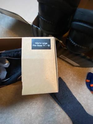 MENS SIZE 11 DR. COMFORT SHOES AND BRONCOS DEAR FOAM SLIPPERS
