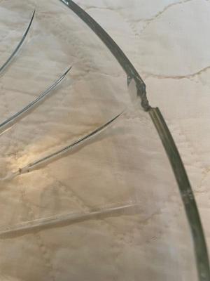 Glass divided plate