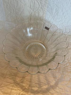 Ruffle edged serving bowl