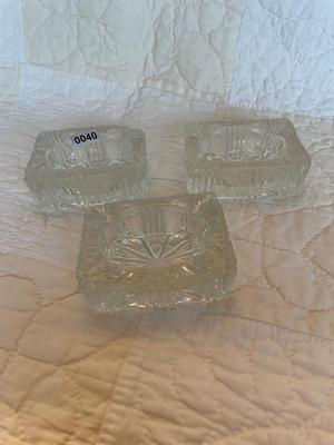 Rectangular ashtrays