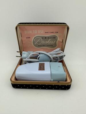 Vintage Remington Women's Baby Blue Duchess Electric Razor Shaver With Case