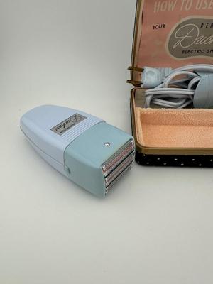 Vintage Remington Women's Baby Blue Duchess Electric Razor Shaver With Case