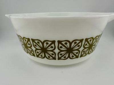 Vintage Pyrex Green Verde Round Flowers Casserole Dish 2.5 Qt 475 with Lid