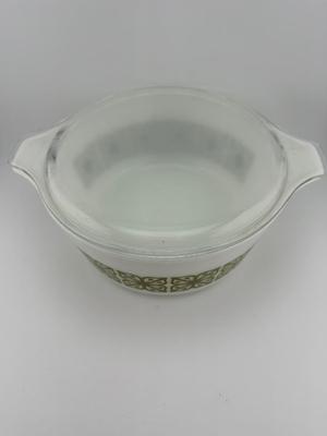 Vintage Pyrex Green Verde Round Flowers Casserole Dish 2.5 Qt 475 with Lid