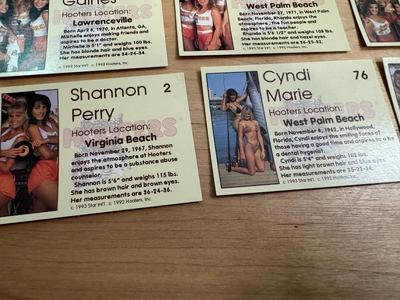 Hooters Calendar Girls 1993 Collectable Card Pack