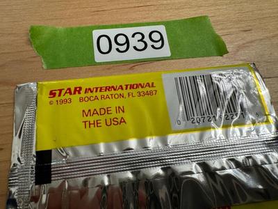 Hooters Calendar Girls 1993 Collectable Card Pack