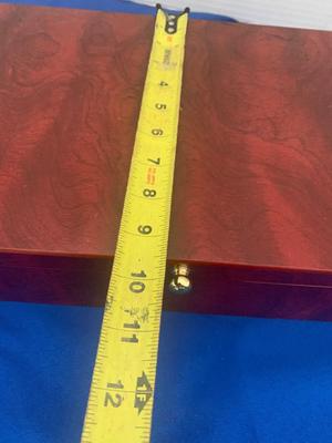 2 Level Jewelry / Collectibles Case