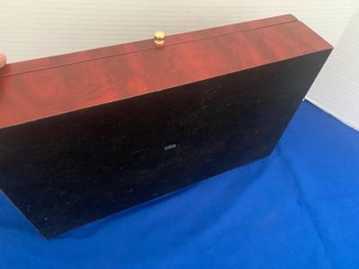 2 Level Jewelry / Collectibles Case