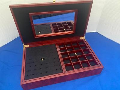 2 Level Jewelry / Collectibles Case