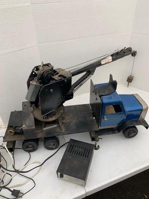 Vintage Hand Crafted From Scratch Heavy Metal Crane