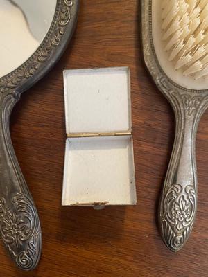 VINTAGE GROOMING DRESSER SET