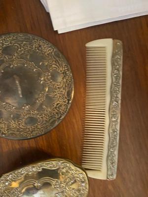 VINTAGE GROOMING DRESSER SET
