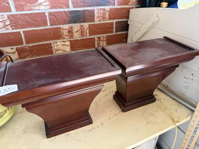 2 decorative shelves