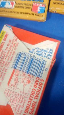 LOT 18 NINE UNOPENED PACKS OF VINTAGE BASEBALL CARDS
