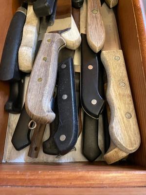 LARGE VARIETY OF CUTLERY