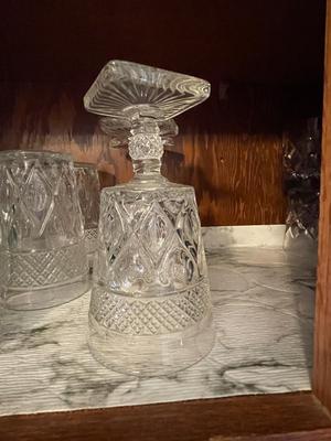 VARIETY OF DRINKING GLASSES