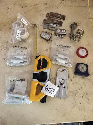 Level, hinges