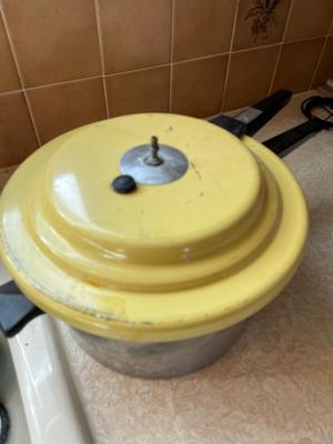WEAR EVER PRESSURE COOKER