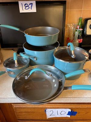 EIGHT PIECE RACHEL RAY PORCELAIN COOKWARE