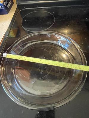 BAKEWARE, PIE PLATES AND PIE CARRIER